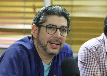 El Dr. Guerrero Heredia «ataca» a los comunicadores que critican a Bad Bunny