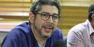 El Dr. Guerrero Heredia «ataca» a los comunicadores que critican a Bad Bunny