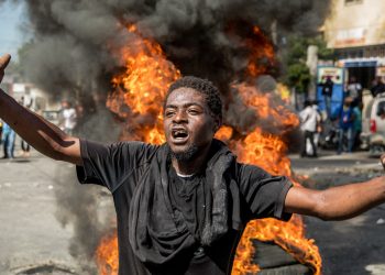 Casi 100.000 personas han huido de la capital de Haití empujadas por la violencia