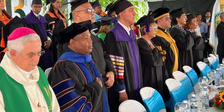 Ministerio de Educación Superior encabeza graduación de la Universidad Tecnológica del Sur