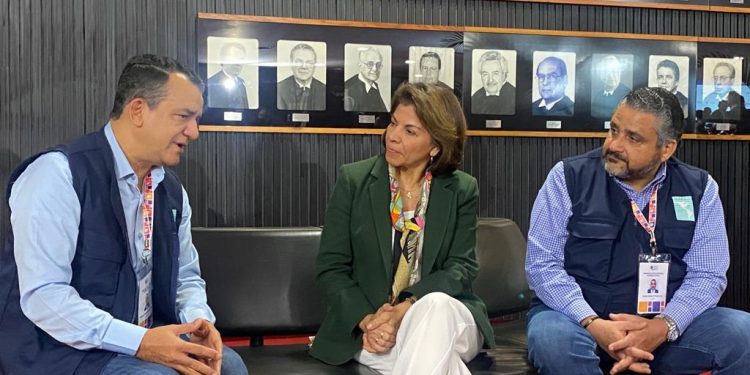Misión de la JCE y Laura Chinchilla aúnan esfuerzos para la implementación de la paridad electoral en RD