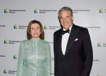 El marido de Nancy Pelosi fue asaltado y brutalmente golpeado en su casa de California