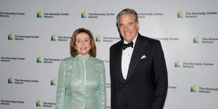 El marido de Nancy Pelosi fue asaltado y brutalmente golpeado en su casa de California