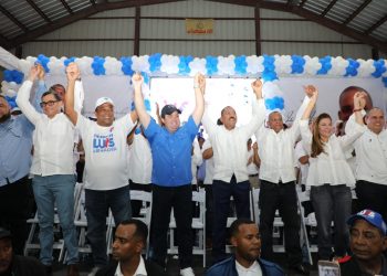 PRM juramenta a los alcaldes de Montecristi y Guayubin