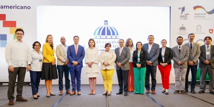 Plan Mi Vivienda y Dominicana se Reconstruye son parte de modelo de desarrollo urbano en el país, asegura vicepresidenta