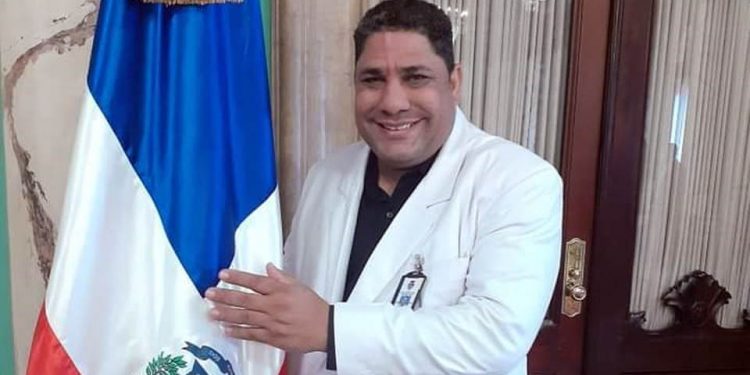Regidor Gabino Díaz y su equipo político renuncian irrevocablemente del PLD en Santiago Oeste