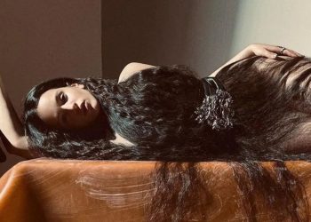 Rosalía posa desnuda en TikTok