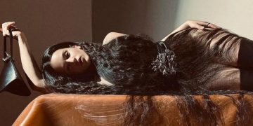 Rosalía posa desnuda en TikTok