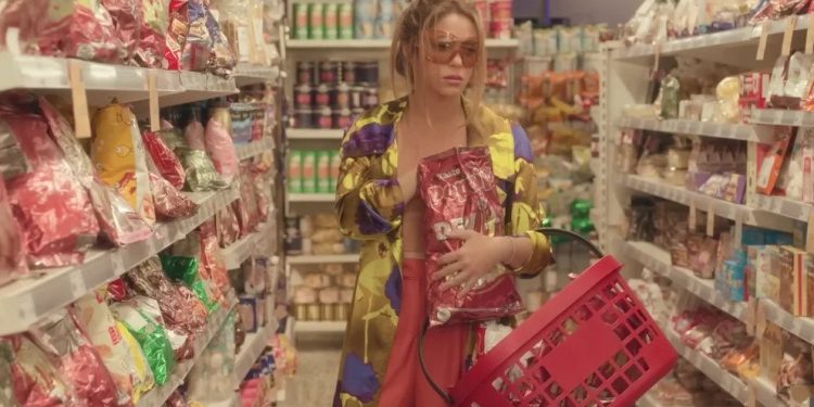 Shakira llora en su nueva bachata de despecho «Monotonía» con Ozuna