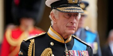 Cuestionan la fecha de coronación de Carlos III
