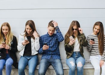 Salud mental en niños y adolescentes: así influyen las redes sociales y videojuegos
