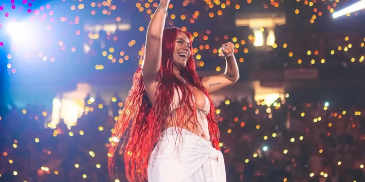 Karol G rompe récord de ventas con su último concierto