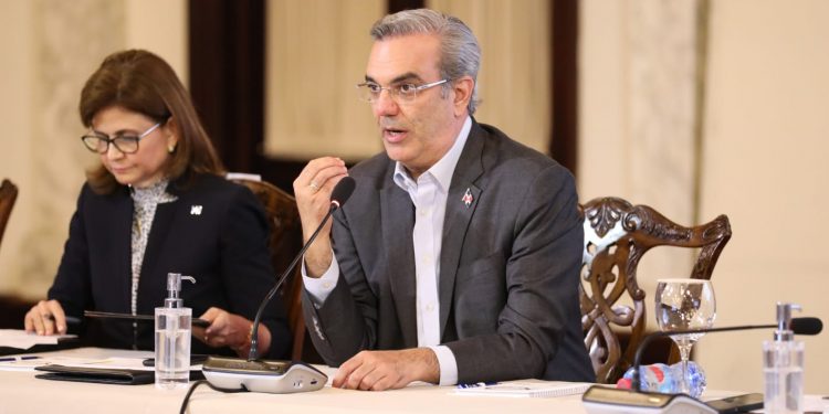 Presidente Abinader encabeza reunión con ministros y directores sobre X Censo Nacional de Población y Vivienda 2022