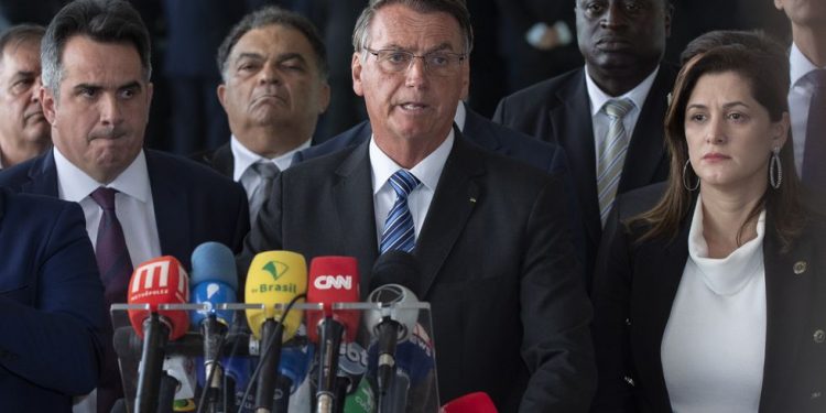 Bolsonaro evita hablar de la derrota pero abre la puerta del traspaso de poder en Brasil
