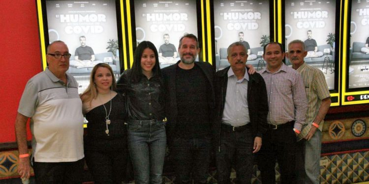 Carlos Sánchez estrena en Santiago documental “El humor en los tiempos del COVID”