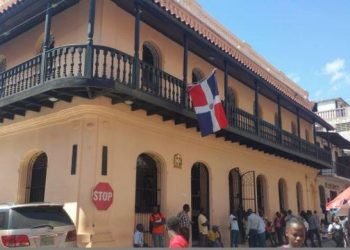 Haitianos intentan quemar dos consulados dominicanos en Haití