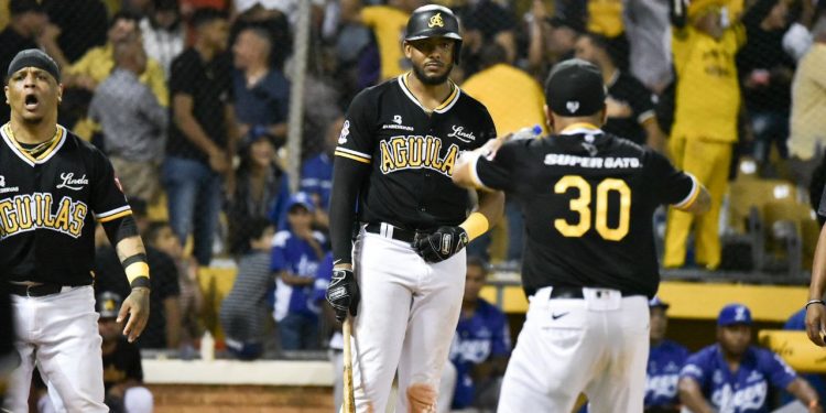Encarnación encantó con jonrón para Águilas vencer Licey