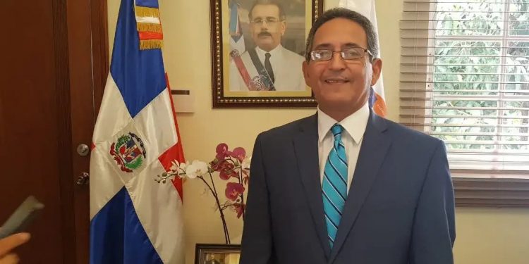 Abel y PLD se quedan sin gente, renuncia Luis Estrella, miembro del CC