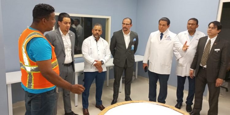 Ministro de Salud Pública visita Hospital Cabral y Báez y destaca avances trabajos remozamiento