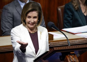 Nancy Pelosi renuncia como líder demócrata de la Cámara después de 20 años