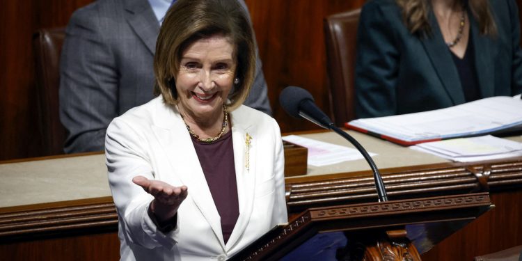 Nancy Pelosi renuncia como líder demócrata de la Cámara después de 20 años
