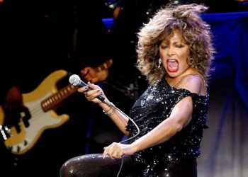 Tina Turner: un marido que la torturaba, su muerte en vida y la consagración rockera