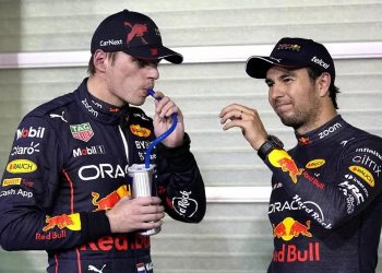 Verstappen y Checo copan la primera línea