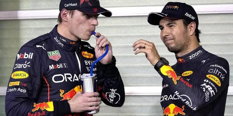 Verstappen y Checo copan la primera línea
