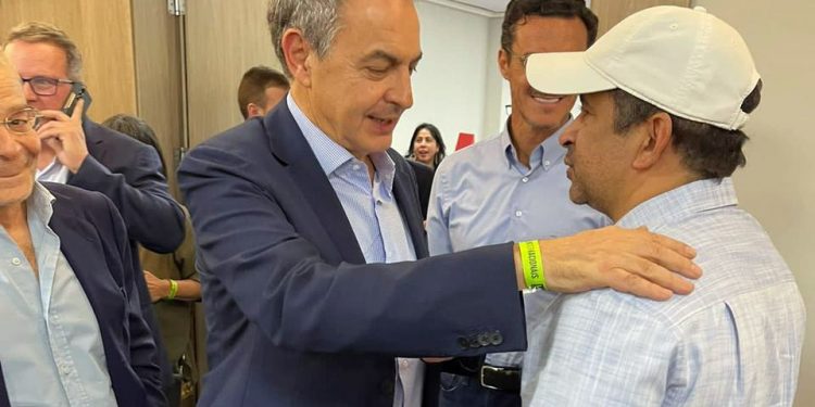 Víctor Suárez felicitó victoria Lula en Brasil