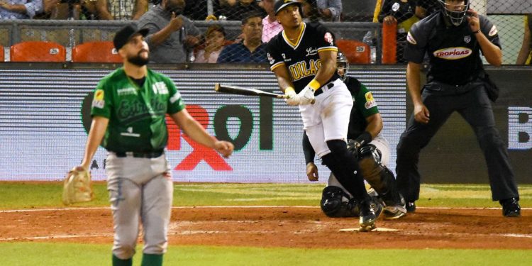 En fiesta de jonrones, Águilas derrotan Estrellas 12-7