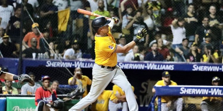 Águilas vencen Leones y le ganan serie particular