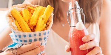 Los cinco alimentos que más inflaman tu cuerpo según la Universidad de Harvard