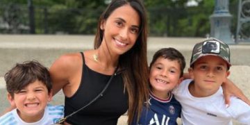 Las fotos de Antonela Roccuzzo disfrutando las arenas desérticas de Qatar