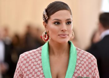 Ashley Graham enseña la realidad de su pelo meses después de haber dado a luz