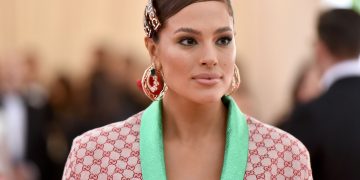 Ashley Graham enseña la realidad de su pelo meses después de haber dado a luz