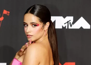 Camila Cabello y su actuación navideña más viral