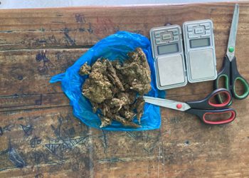 Desmantelan punto de venta de drogas en Jacagua