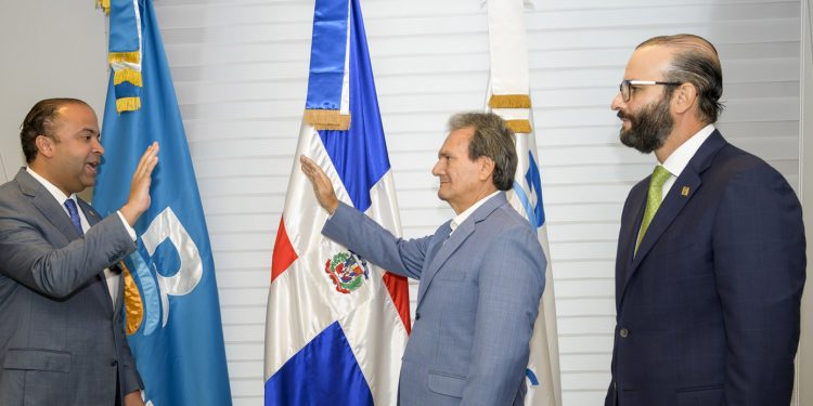 Posesionan nuevos vicepresidentes ejecutivos de AFP Reservas y ARS Reservas
