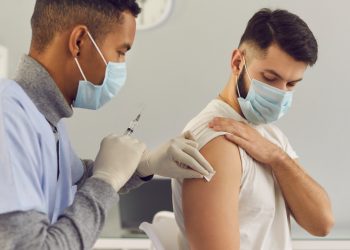 Vacuna contra el VPH: por qué ahora también es cosa de hombres