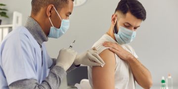 Vacuna contra el VPH: por qué ahora también es cosa de hombres
