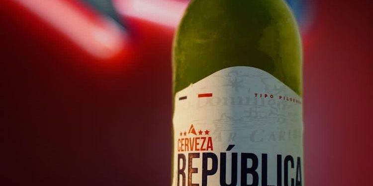 Santiago Matías afirma que vender cerveza República deja más que las drogas