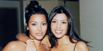 La foto de Kourtney y KimKa en los años 90
