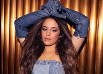 Camila Cabello ahora es pelirroja