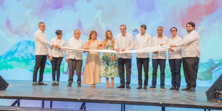 Abinader dio inicio a la construcción del proyecto energético en Manzanillo