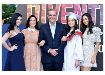Hija de Abinader contrajo bacteria por consumir alimentos crudos, dice Raquel Arbaje