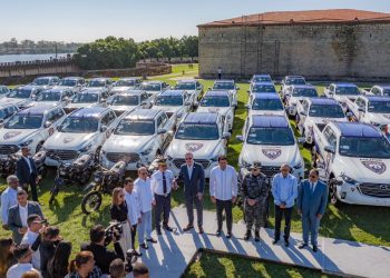 Presidente Abinader y ministro Collado entregan vehículos para fortalecer seguridad turística