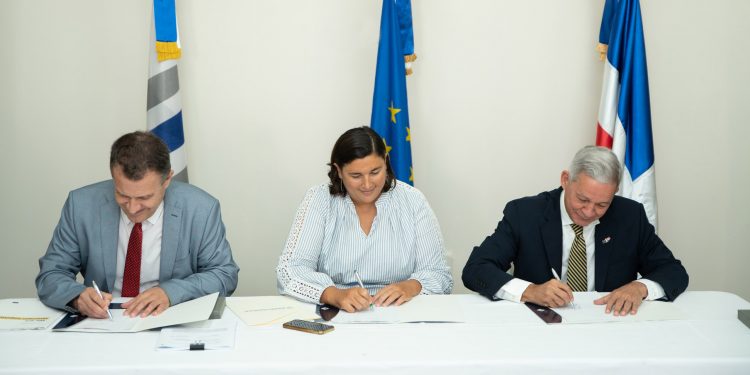 BEI y BANFONDESA apoyarán proyectos liderados por mujeres y jóvenes emprendedores