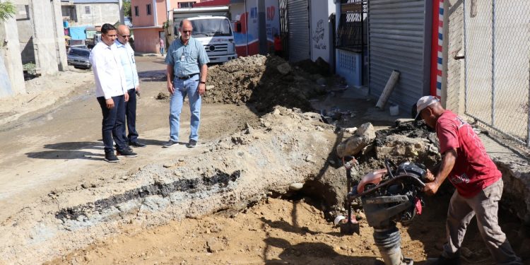Coraasan impactará más de cien viviendas con obra de agua potable en Cerros de Tuna