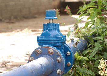 Coraasan restablece servicio de agua potable en Jacagua al Medio, tras avería