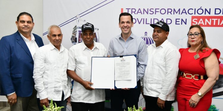 Gobierno entrega licencias de operación Corredor Duarte en Santiago